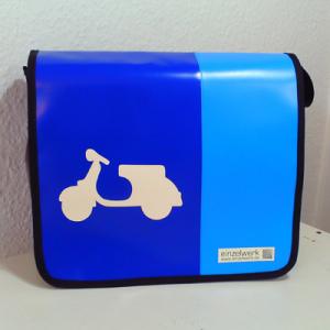 Motorroller Auf Zweigeteilten Hintergrund Deine Individuelle Tasche Selbst Gestalten Einzelwerk Tasche Selbst Designen